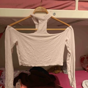  - Of-shoulder från boohoo