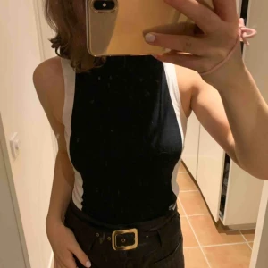  - En oanvänd body från Asos. Väldigt mjuk och stretchig.