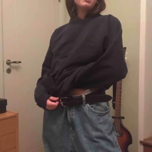  - en svinsnygg vintage sweatshirt från Levis, använt den bara en gång. Inköpt för kanske två, tre veckor sedan! 100% bomull såklart ;)