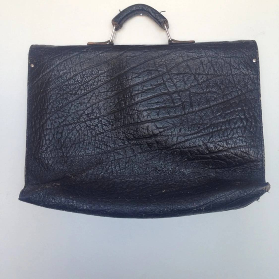 Fin väska/portfölj utan axelband. Får plats med en 13" Mac å lite till! - 1378038307