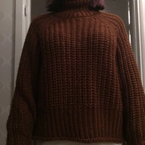 Hm stickad tröja - Oanvänd orangebrun stickad tröja