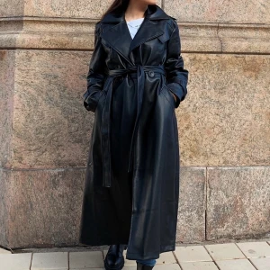 Leather coat - Nyskick läder kappan. 