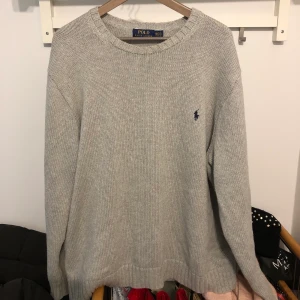 Ralph lauren tröja 2XB/4XL - Ralph lauren 2XB/4XL tröja. I princip oanvänd 9/10 i skick. Vid köp av flera varor går priset att diskutera. Köpare står för frakten (PostNord skicka lätt 63kr upp till 1kg). För mer detaljer, skriv. 