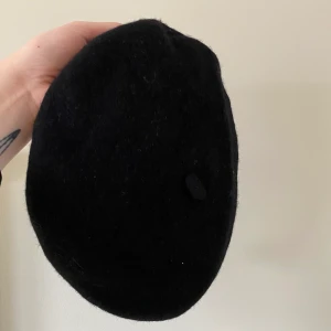 Basker  - Använd 1 gång. Från Monki