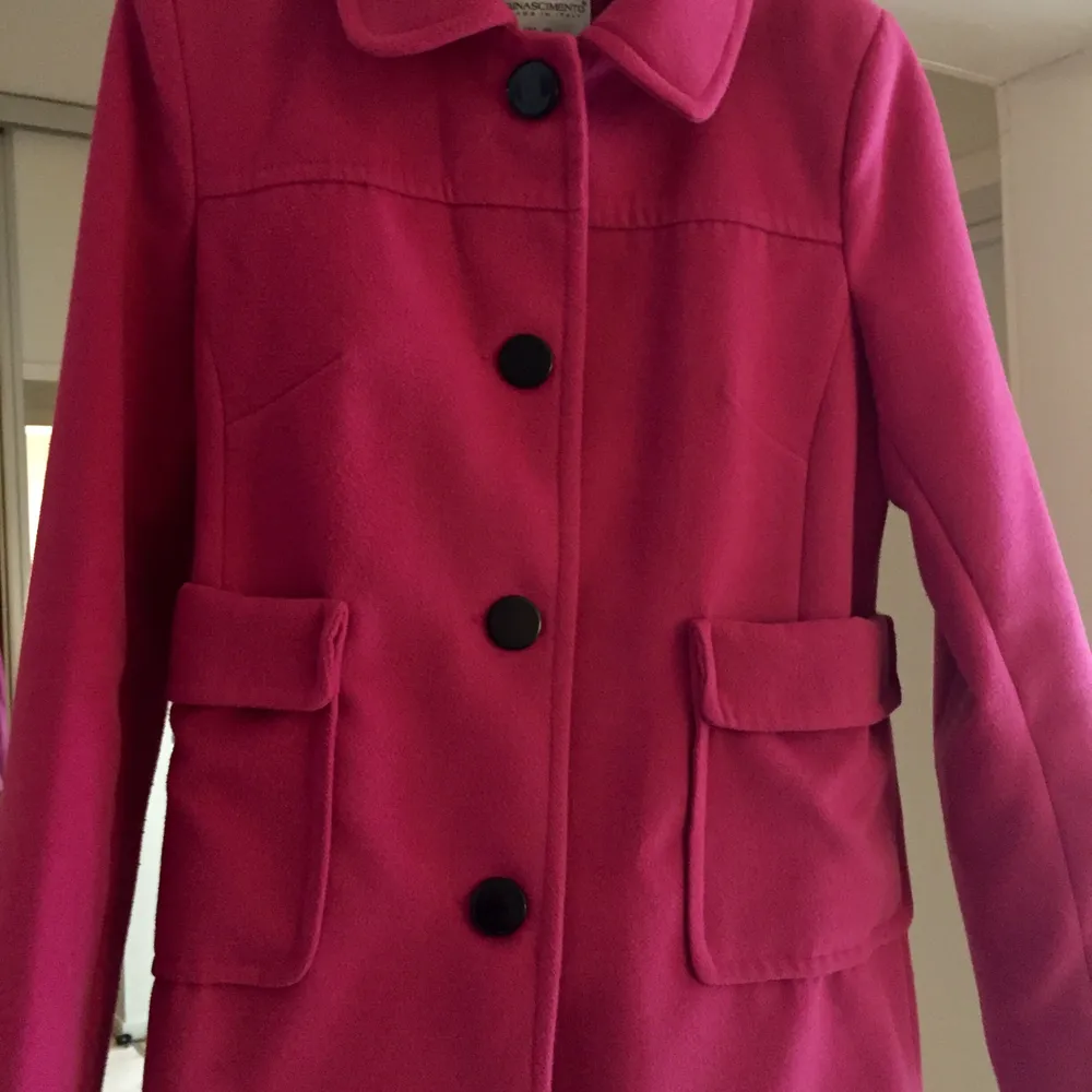 New winter Pink coat. Magenta colour made in Italy, size M, has 84cm length .-  Same colour and length from first picture.- . Jackor.