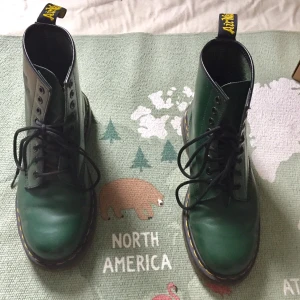 Dr Martens - 26cm 6UK 39EU Green Dr Martens, like new! 