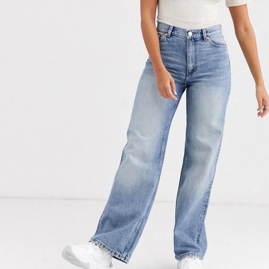 Wideleg jeans från monki i modellen Yoko🌈🌻 . Jeans & Byxor.