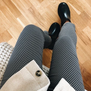 Snygg kostymbyxa storlek 34. 60kr   - Snygg kostymbyxa storlek 34. Använd 2 gånger. Köparen står för frakten! 