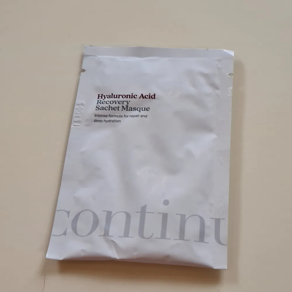 Ett prov på 20 ml med hårmask från Contiu. 100% vegansk. Svensktillverkad. För torrt och slitet hår. Med hyaluronic acid. Frakt ingår i priset 🧖‍♀️💇‍♀️. Övrigt.
