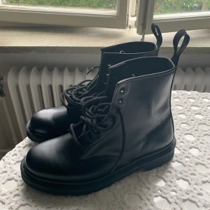 Dr. Martens 1460 Mono Black - Helt nya. Aldrig använda! 