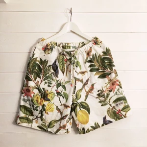  - Mjukis shorts från brittiska märker Hype. Använda ca 2 gånger, som nya. Kan skockas mot frakt.