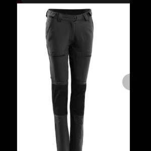  - Säljer nu mina fina urbergs frilufsbyxor/vandringsbyxor, kunde tyvärr aldrig använda dom prg av för liten storlek, nypris: 1000 fler bilder? Bara att fråga 😊😊💕👌🏼