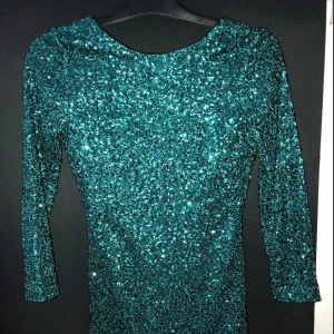  - Superfin festklänning. Använd en gång.