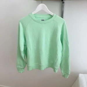  - Collegetröja från Weekday