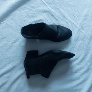  - Superfina pjucks som inte längre kommer till användning. Lite slitna klackar men inget som märks när en strosar runt! Frakt tillkommer 🌿