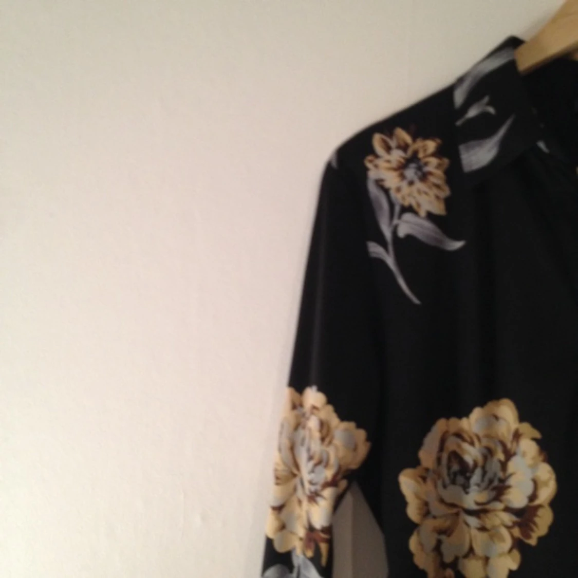 blommig secondhand-skjorta - 1386427973