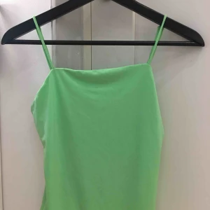  - Häftig grön body som är supersnygg på sommaren när man är lite brunare ;) 