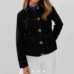  - Tunn jacka från asos i nyskick,använt endast en gång