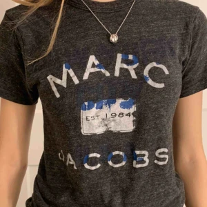  - En fin t-shirt från Marc Jacobs  
