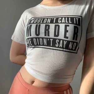  - cool feministisk tisha från gayapparel, typ aldrig använd! köparen står för frakt eller möts upp i Sthlm ✊👌💄