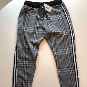  - BB salazar byxor nypris ca 500 kr nya med lapparna kvar