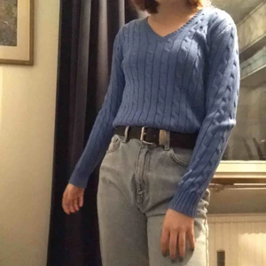  - Super super fin kabelstickad tröja från Ralph lauren, jättefin färg också, köpt för 700, nyskick, använd Max 5ggr. Pris kan diskuteras. 250 inkl frakt