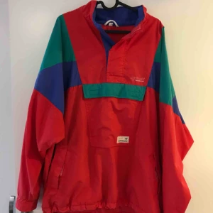  - Retro vindjacka köpt på humana. Sitter som en L 