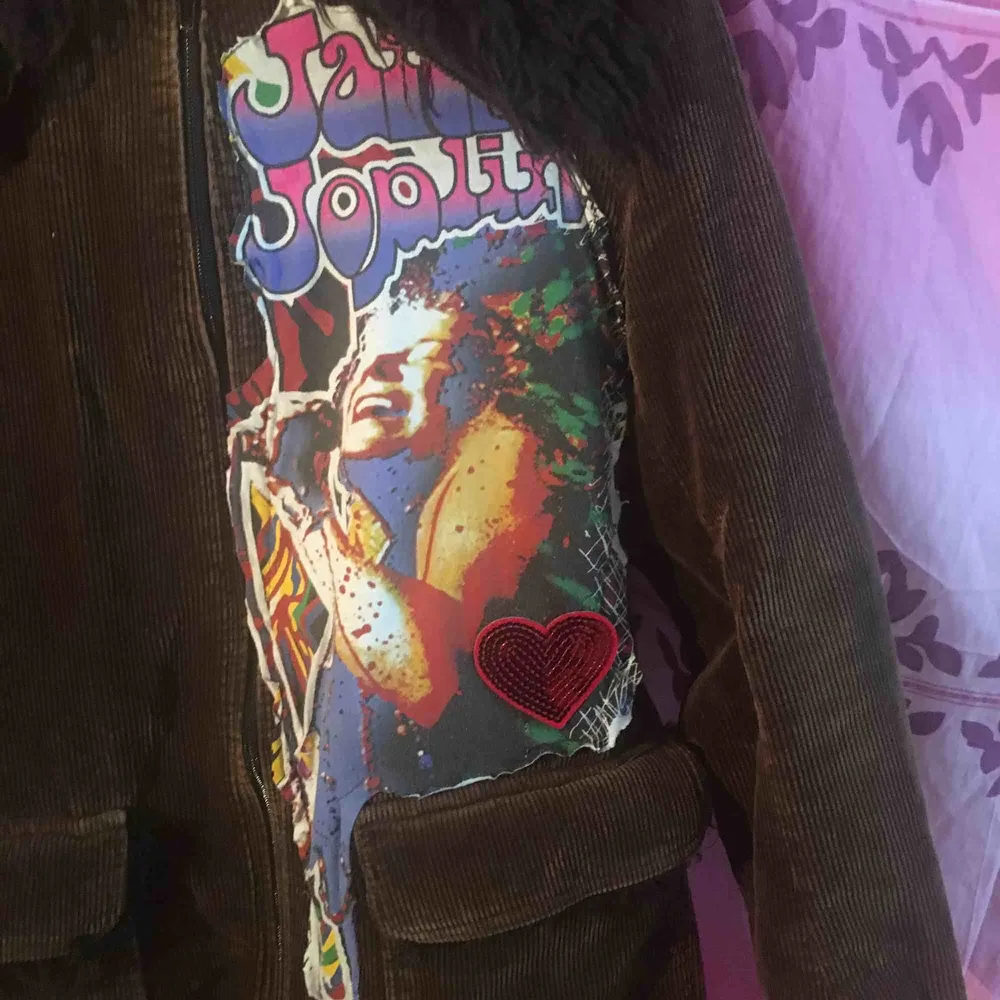 Äkta vintage jacka omsydd av mig så helt unik. Med Janis Joplin Fri frakt. Jackor.