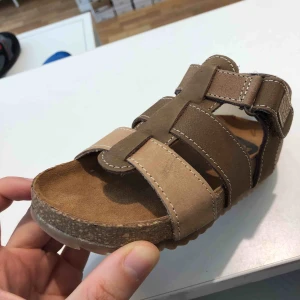  - Helt nya barnskor stl 27