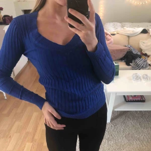  - Tröja! Köparen står för frakt!