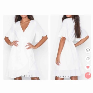  - Även denna pärla var för stor. Oanvänd. Precis som allt vitt jag någonsin ägt är baksidan lite genomskinlig men dra på dig ett par beiga trosor och fräls folket med din gåva från Gud.   Kan mötas upp i Stockholm. Frakt står köparen för (59kr). 