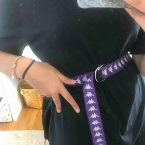  - Skitsnyggt lika och Sparsamt använt kappabälte. Det är bara att ställa frågor om ni undrar något finns inga dumma frågor☺️