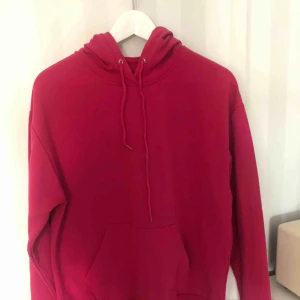  - Rosa hoodie ifrån carlings  Väldigt bra skick 