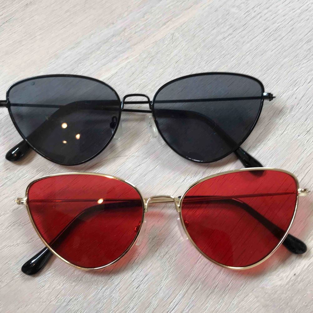 Solglasögon knappt använda, 20kr/st. första svarta och röda är SÅLDA. Övrigt.