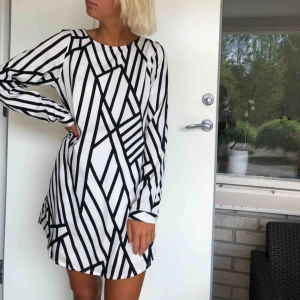  - Härlig, tunn klänning i bra skick!