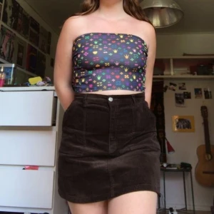  - En bandeua topp med mönster på! Köpt från junkyard, knappt använd! 💕