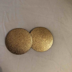  - Oanvända örhängen, inköpta från H&M. Köparen står för frakten.