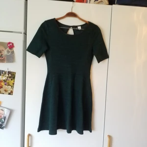  - Näst intill oanvänd klänning