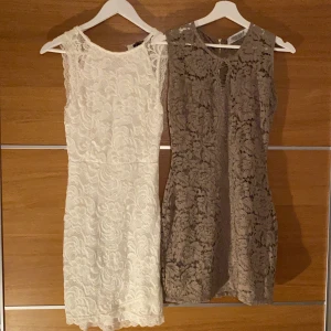 Klänningar  - Skriv för pris per klänning
