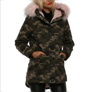 Sixt June jacka - Camouflage-jacka från Sixth June, storlek M. 