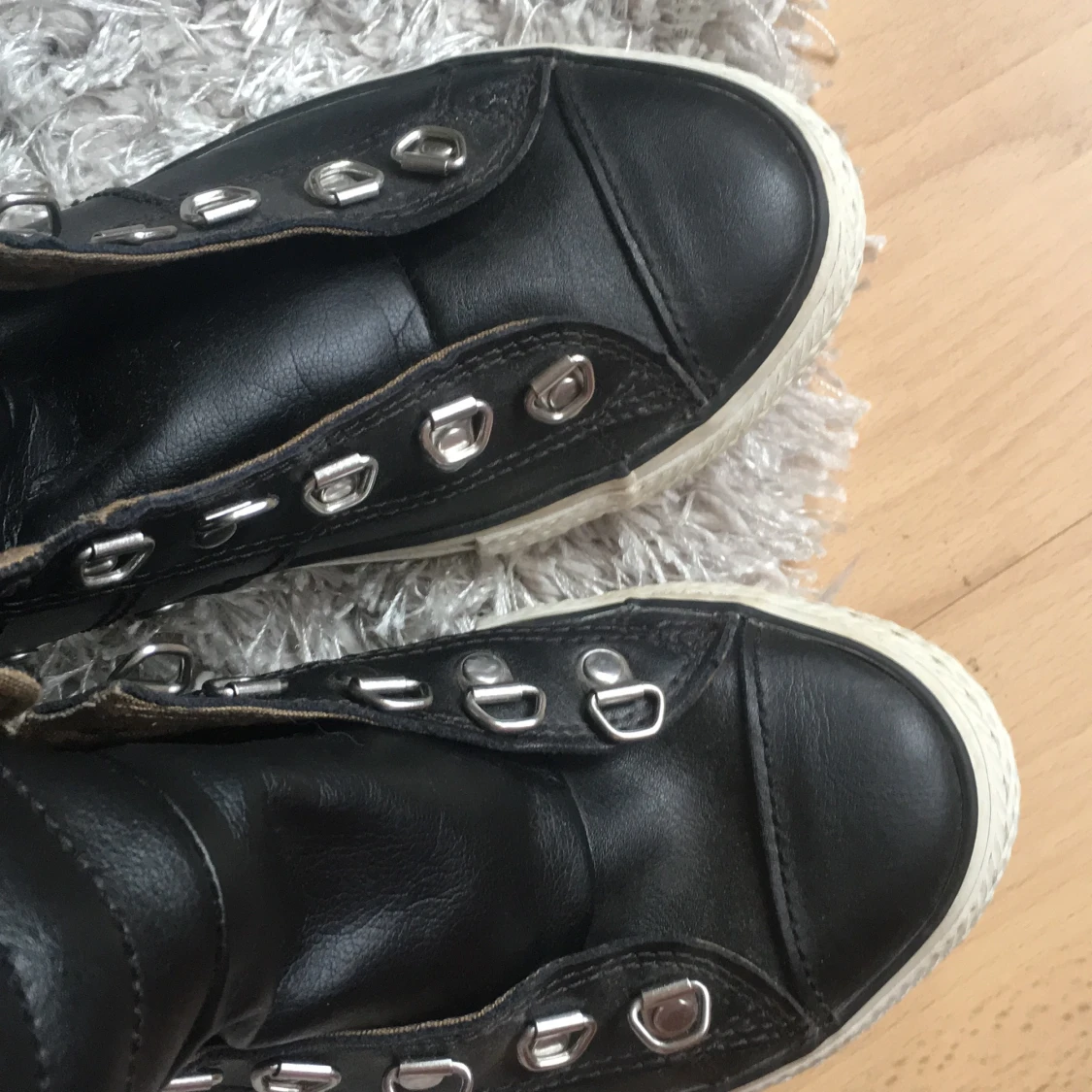 Svarta converse  - 90