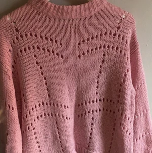 Stickad tröja - S men passar alla mellan xs-M då den ska vara lite oversized
