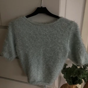 Topp från hanna schönberg x nakd - Så fin ljusblå topp från hanna schönbergs kollektion med nakd, använd 1 gång.