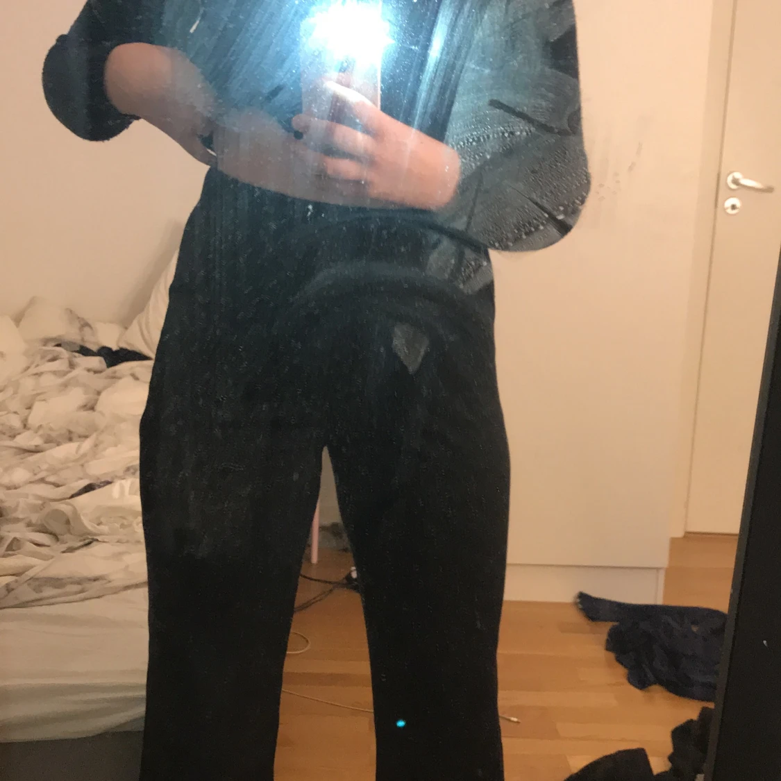 Svarta ribbade utsvängda  - 91