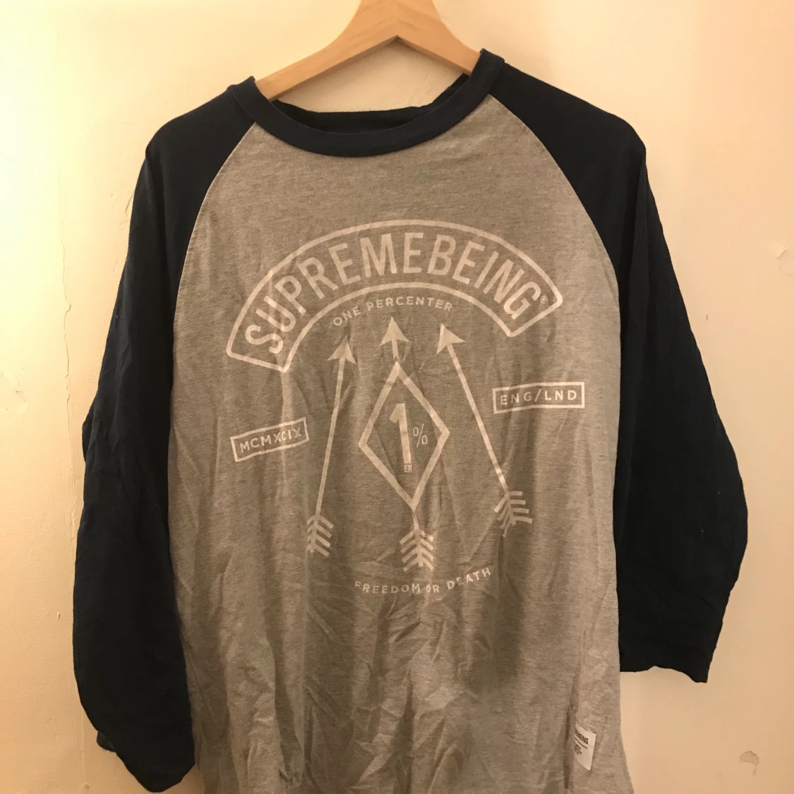 SUPREMEBEING långärmad tröja