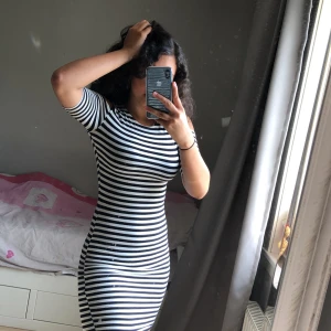 Tight dress - Fin klänning som tyvärr blivit för liten för mig. Använd 1-2 gånger så väldigt fint skick.