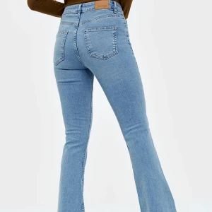 Utsvängda Jens ginatrico xs-s - Använda endast en gång, säljer de pga små i storleken. Nypris 399kr säljer dem för 100