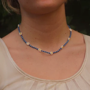 Pärlhalsband - 🌸pärlhalsband av glaspärlor. Kommer i andra färger snart. Skriv för mer info 