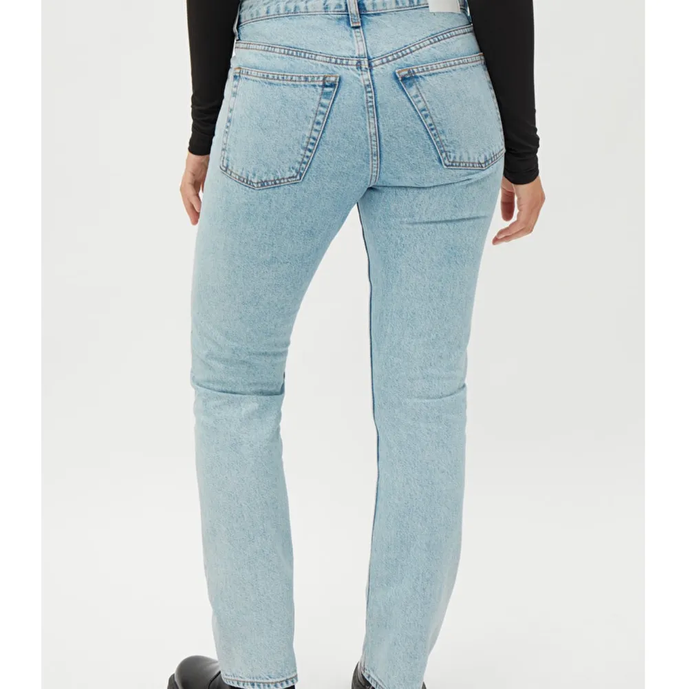 Aldrig använda med lappar kvar! Helt nya weekday jeans. Fick de i present men har redan ett par liknande.. Jeans & Byxor.
