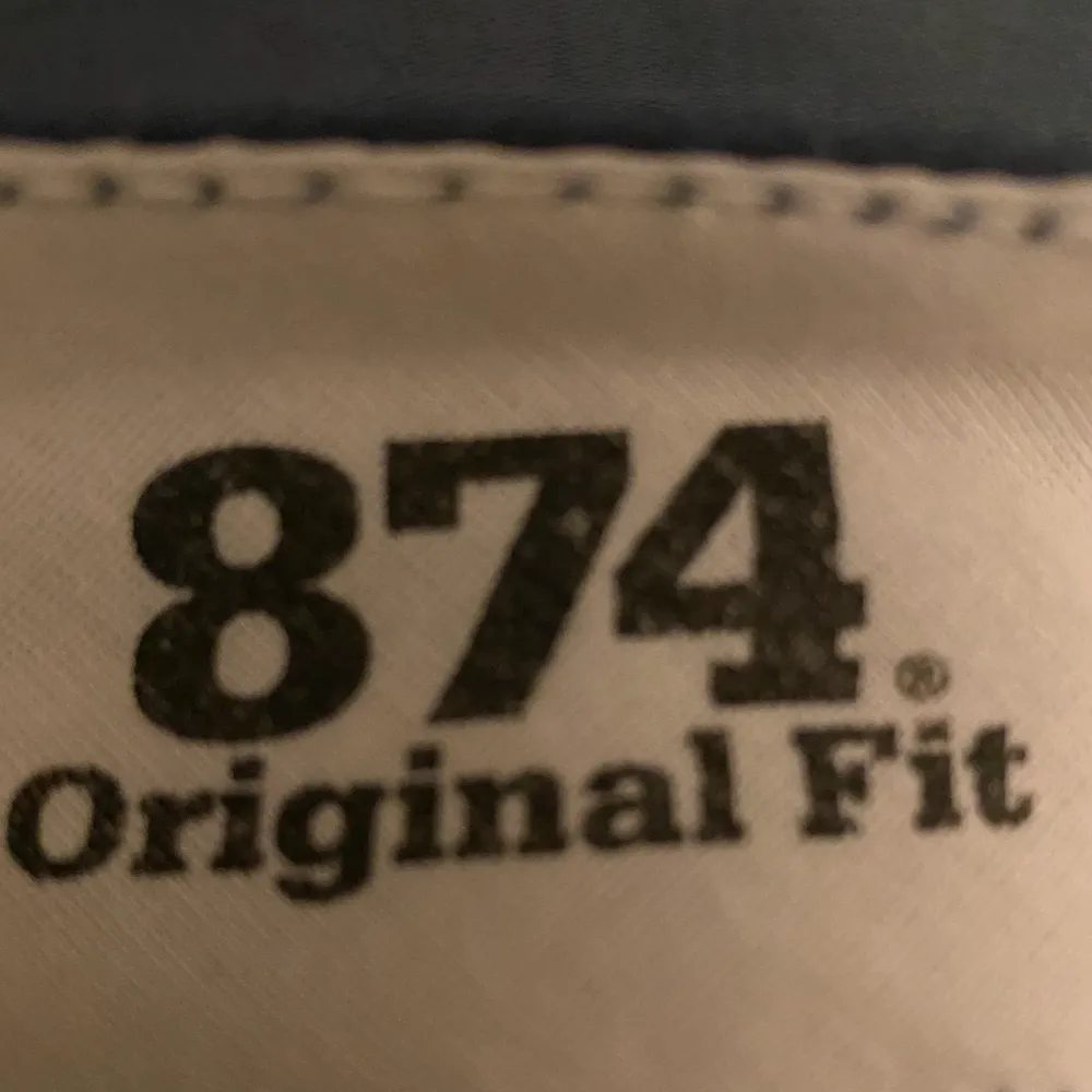 Mörkblå Dickies byxor 874 original fit. Perfekt skick, knappt använda. Postas eller hämtas i Malmö. Storlek 34/34. Jeans & Byxor.